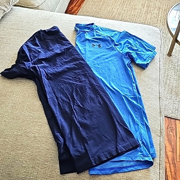 2 T-shirts Bundle 1 under Armour 1 H&M Navy blue/ blue small - Picture 1 of 8